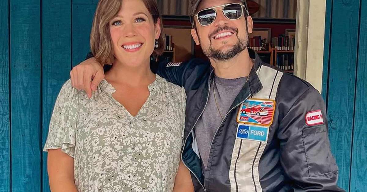 Is Tyler Hynes married or still single in real life? 2 Is Tyler Hynes married?